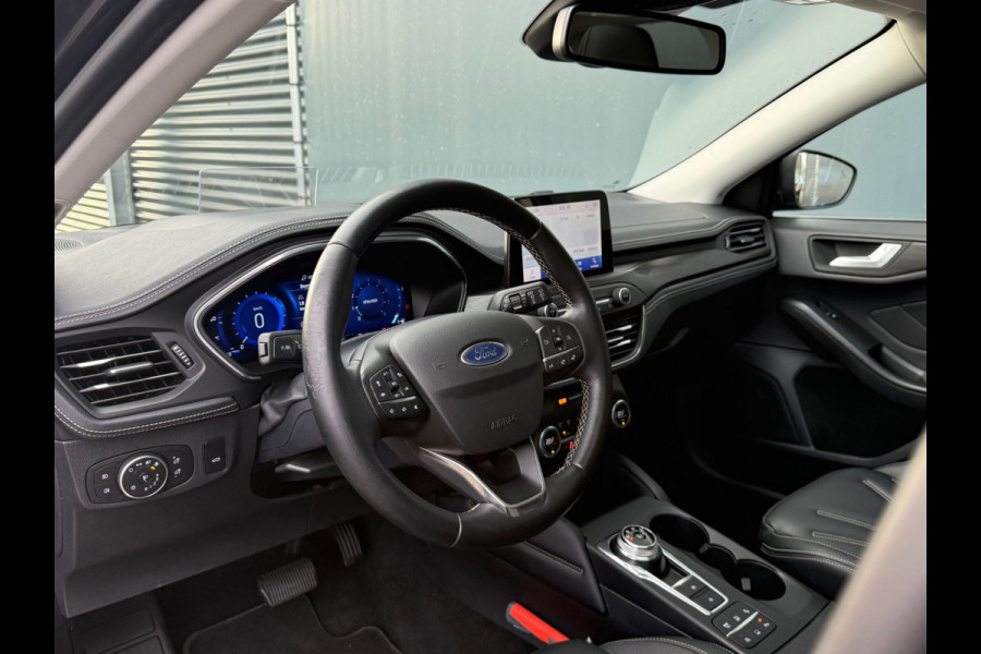 Ford FOCUS Wagon BWJ 11-2020 | 1.5T 150PK Vignale AUTOMAAT | LEER | PANO DAK | TREKHAAK | CAMERA | CLIMA | NAVI | LED | PDC 2X | CARPLAY