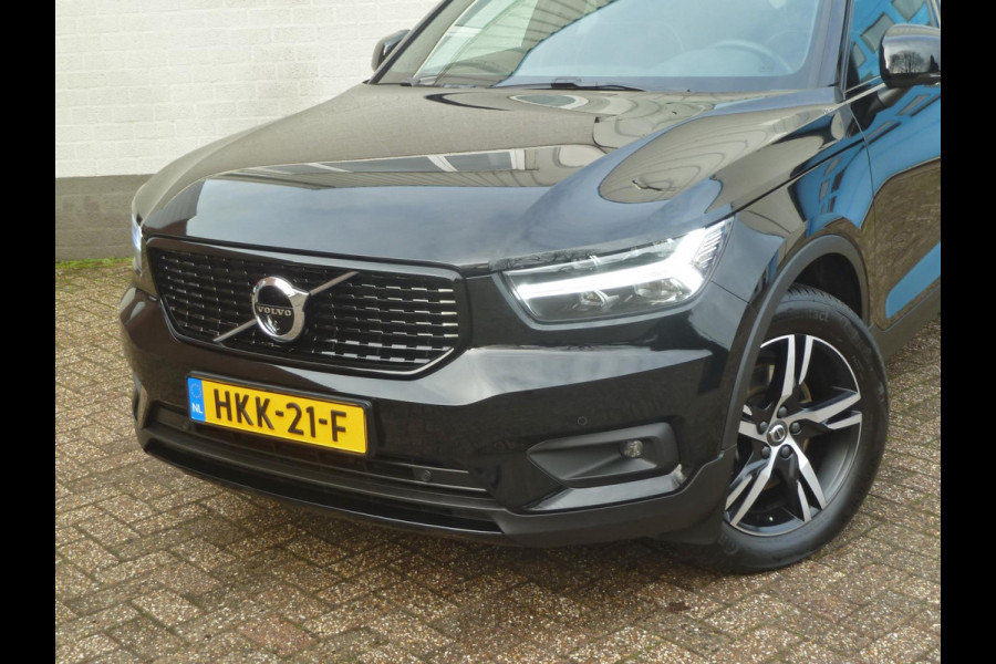 Volvo XC40 2.0 B4 R-Design|Panodak|Memory|Harman/Kardon|Adaptive-Cruise|Trekhaak|360-Camera|Stoel/Stuurverwarming