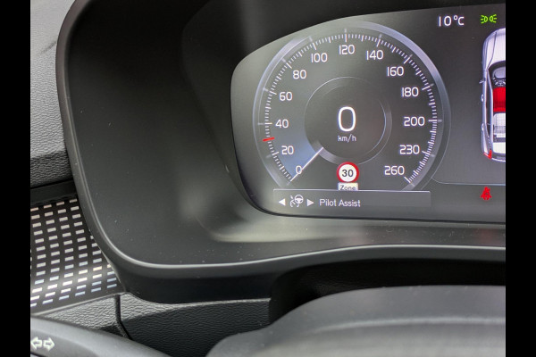Volvo XC40 2.0 B4 R-Design|Panodak|Memory|Harman/Kardon|Adaptive-Cruise|Trekhaak|360-Camera|Stoel/Stuurverwarming