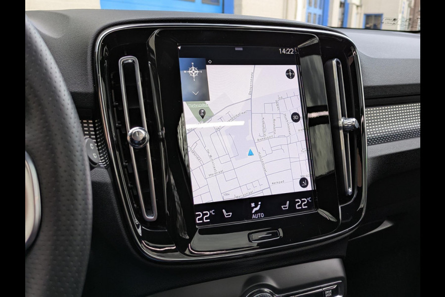 Volvo XC40 2.0 B4 R-Design|Panodak|Memory|Harman/Kardon|Adaptive-Cruise|Trekhaak|360-Camera|Stoel/Stuurverwarming