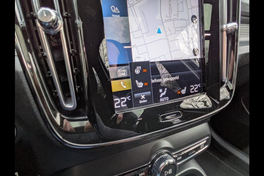 Volvo XC40 2.0 B4 R-Design|Panodak|Memory|Harman/Kardon|Adaptive-Cruise|Trekhaak|360-Camera|Stoel/Stuurverwarming