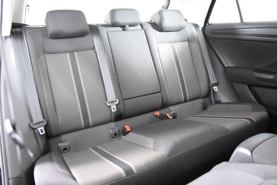 Volkswagen T-Roc 1.0 TSI Style *Trekhaak*Camera*Stoelverwarming*