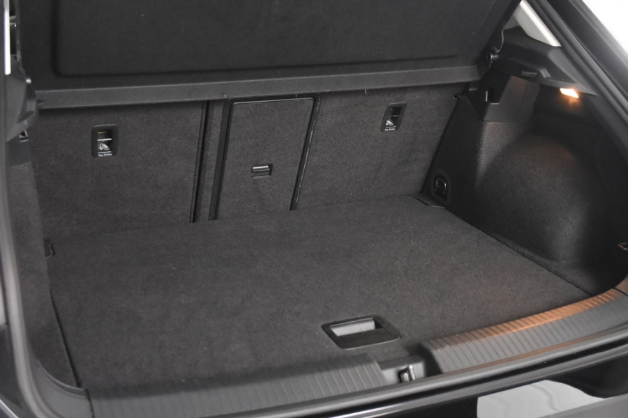 Volkswagen T-Roc 1.0 TSI Style *Trekhaak*Camera*Stoelverwarming*