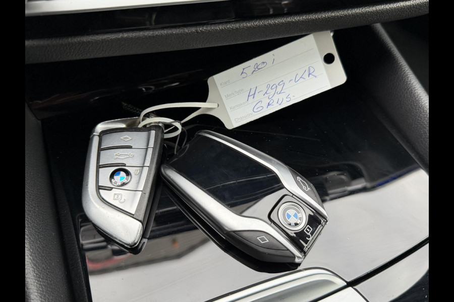 BMW 5 Serie 520i Executive Edition | Navigatie | Lederen Bekleding | 18 Inch Lichtmetalen Velgen | Cruise Control |