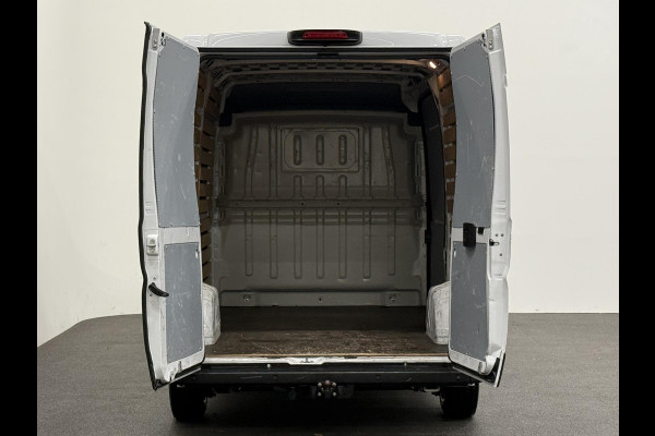 Opel Movano 2.2D 140 L2H2 Edition Opel Movano 2.2D 140  L2H2 Edition Airco  Navi PDC Trekhaak Cruise control Nieuw Model