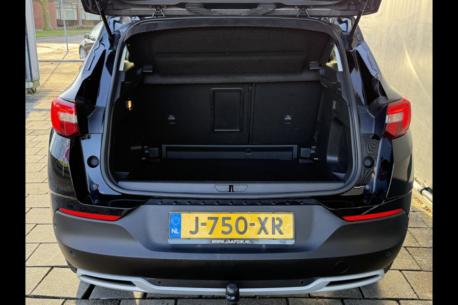 Opel Grandland X BWJ 11-2020 | 1.2T 131PK Bus Executive | TREKHAAK | CLIMA | NAVI | LEDER/STOF | SPORTSTOELEN | PDC 2X | CARPLAY |