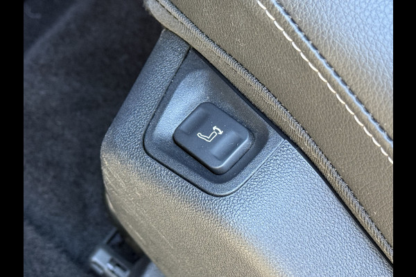 Opel Grandland X BWJ 11-2020 | 1.2T 131PK Bus Executive | TREKHAAK | CLIMA | NAVI | LEDER/STOF | SPORTSTOELEN | PDC 2X | CARPLAY |