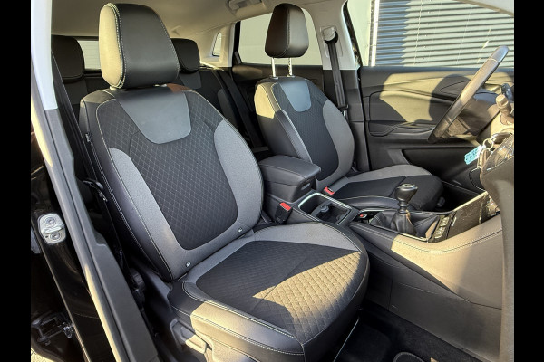 Opel Grandland X BWJ 11-2020 | 1.2T 131PK Bus Executive | TREKHAAK | CLIMA | NAVI | LEDER/STOF | SPORTSTOELEN | PDC 2X | CARPLAY |