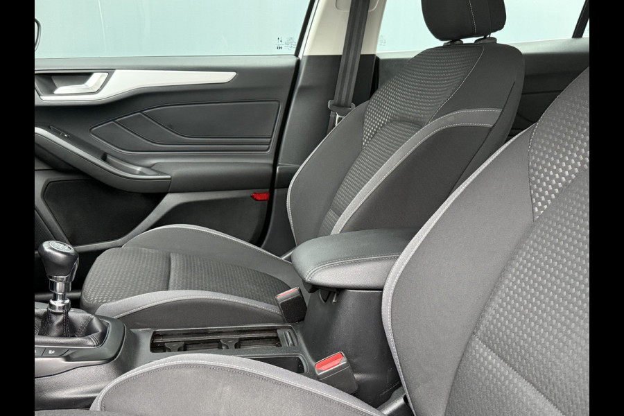 Ford FOCUS Wagon BWJ 2021 | 1.0T 124PK Hybrid Trend Edition NWE APK | CAMERA A | SPORTSTOELEN | NAVI | PDC 2X | AIRCO | LICHTMETAAL | ARPLAY | DAB | CRUISE |