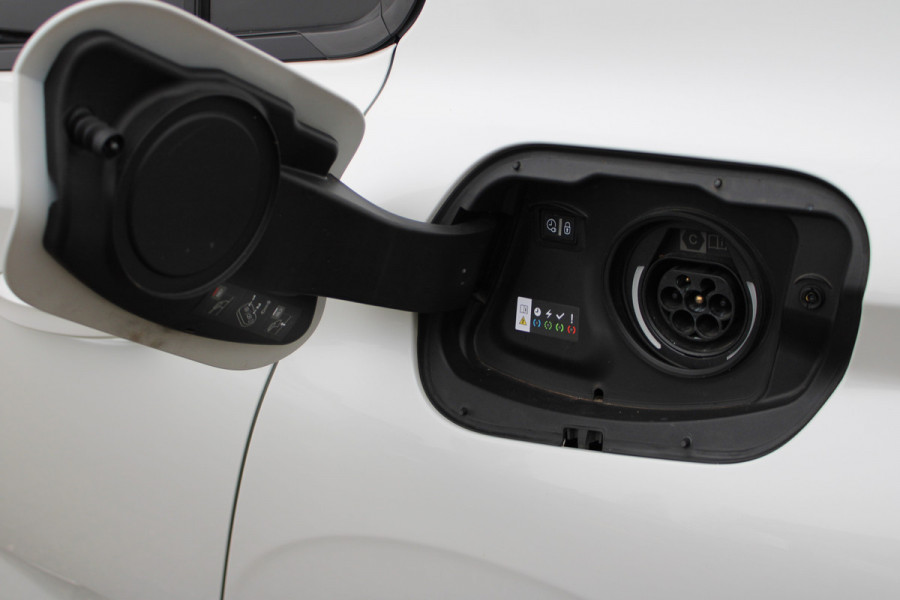 Peugeot 308 1.6 Plug-in Hybrid 225 GT | Trekhaak | Alcantara | 360 Camera | Navigatie | Black Pack