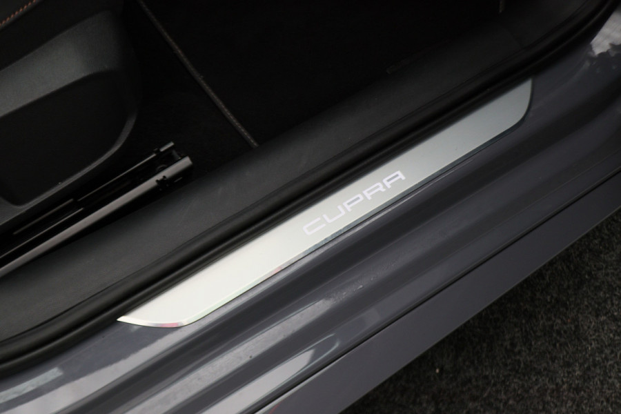 CUPRA Leon Sportstourer 1.4 e-Hybrid VZ Adrenaline Virtual Cockpit, Kuipstoelen, Beats Audio, ACC, Camera, Keyless, 19"