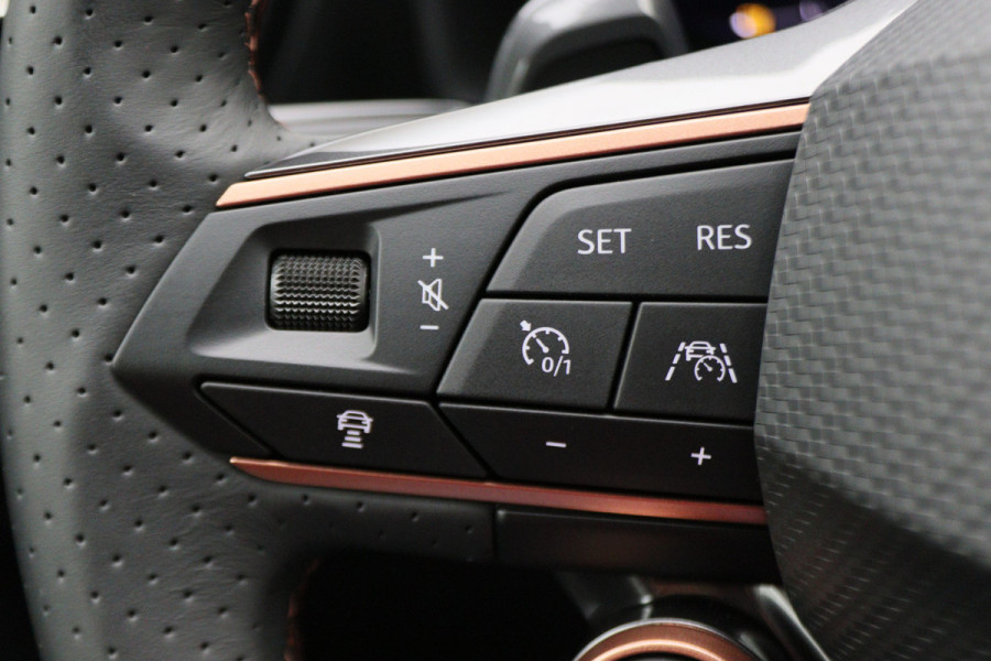 CUPRA Leon Sportstourer 1.4 e-Hybrid VZ Adrenaline Virtual Cockpit, Kuipstoelen, Beats Audio, ACC, Camera, Keyless, 19"