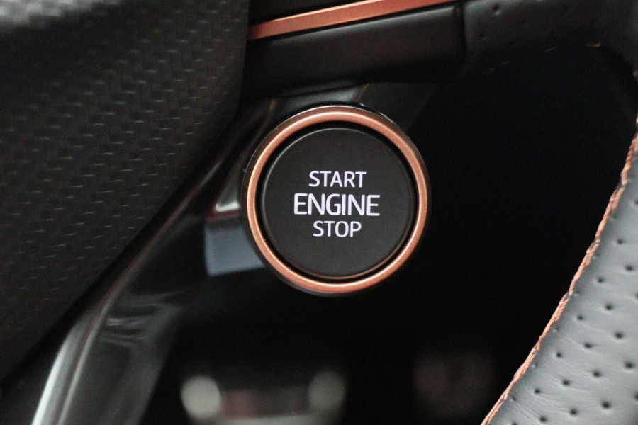 CUPRA Leon Sportstourer 1.4 e-Hybrid VZ Adrenaline Virtual Cockpit, Kuipstoelen, Beats Audio, ACC, Camera, Keyless, 19"