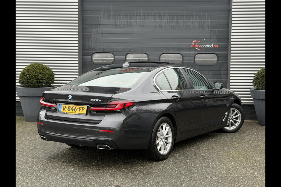 BMW 5 Serie 530e Business Edition Plus | Panoramadak | Camera | Lederen Bekleding | Laser | Elektrische Trekhaak |