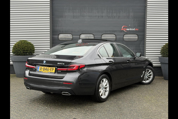 BMW 5 Serie 530e Business Edition Plus | Panoramadak | Camera | Lederen Bekleding | Laser | Elektrische Trekhaak |