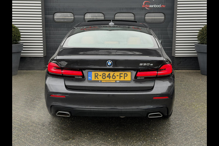 BMW 5 Serie 530e Business Edition Plus | Panoramadak | Camera | Lederen Bekleding | Laser | Elektrische Trekhaak |