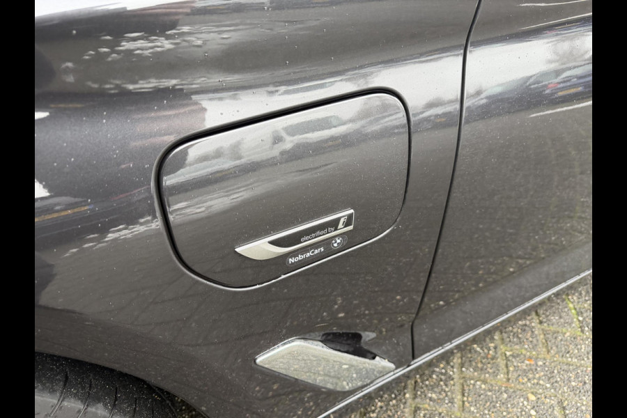 BMW 5 Serie 530e Business Edition Plus | Panoramadak | Camera | Lederen Bekleding | Laser | Elektrische Trekhaak |