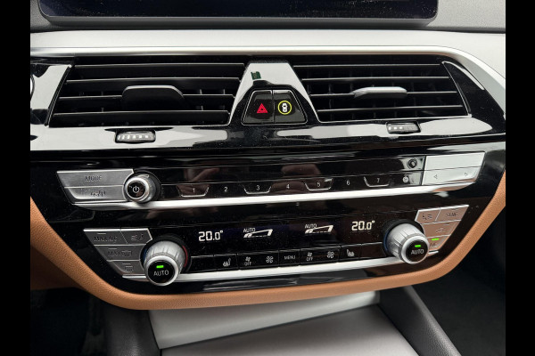 BMW 5 Serie 530e Business Edition Plus | Panoramadak | Camera | Lederen Bekleding | Laser | Elektrische Trekhaak |
