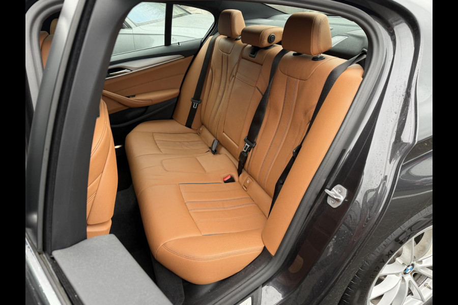 BMW 5 Serie 530e Business Edition Plus | Panoramadak | Camera | Lederen Bekleding | Laser | Elektrische Trekhaak |