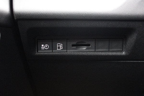 Peugeot 308 1.6 Plug-in Hybrid 225 GT | Trekhaak | Alcantara | 360 Camera | Navigatie | Black Pack