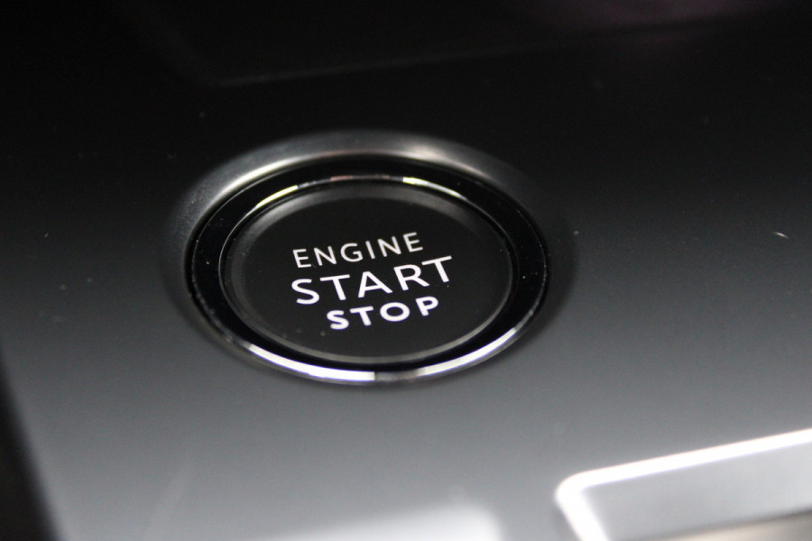 Peugeot 308 1.6 Plug-in Hybrid 225 GT | Trekhaak | Alcantara | 360 Camera | Navigatie | Black Pack