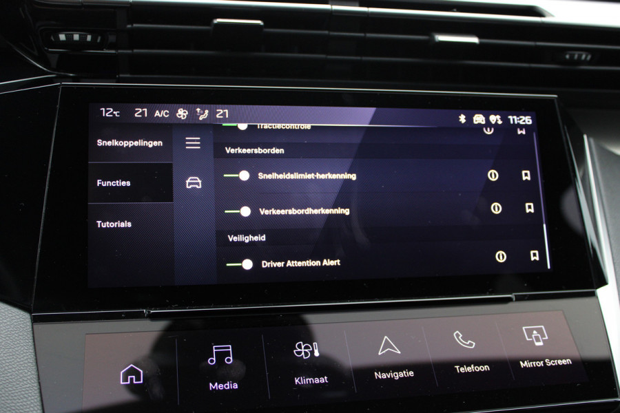 Peugeot 308 1.6 Plug-in Hybrid 225 GT | Trekhaak | Alcantara | 360 Camera | Navigatie | Black Pack