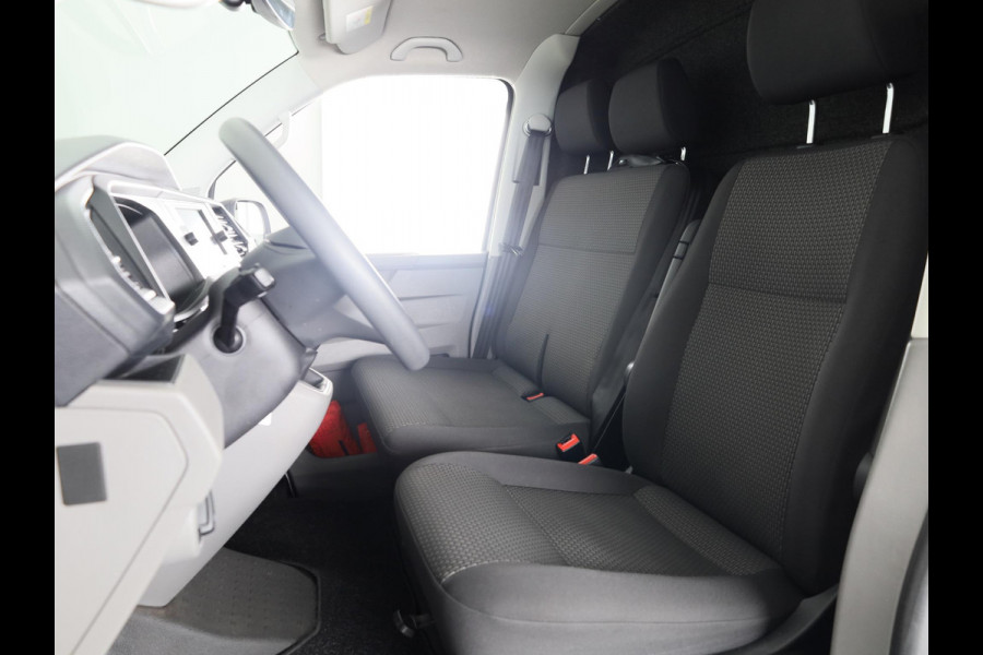 Volkswagen Transporter 2.0 TDI L2H1 28 Comfortline 110 pk | Verlengde garantie | Navigatie via App | Parkeersensoren achter | Cruise control |