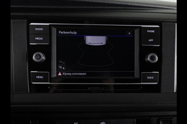 Volkswagen Transporter 2.0 TDI L2H1 28 Comfortline 110 pk | Verlengde garantie | Navigatie via App | Parkeersensoren achter | Cruise control |