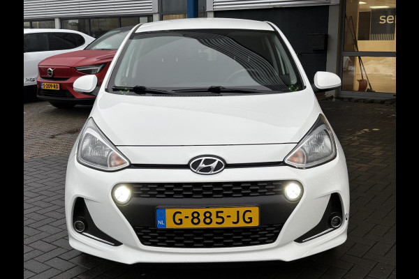 Hyundai i10 1.0i Premium | Stoelverwarming | Cruise Control | Parkeersensoren | Navigatie & Carplay |