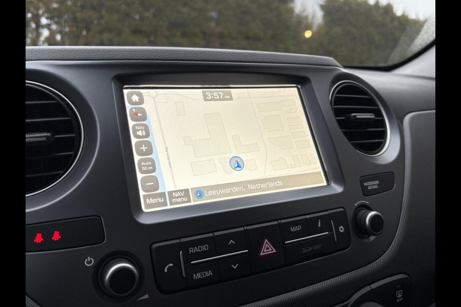 Hyundai i10 1.0i Premium | Stoelverwarming | Cruise Control | Parkeersensoren | Navigatie & Carplay |