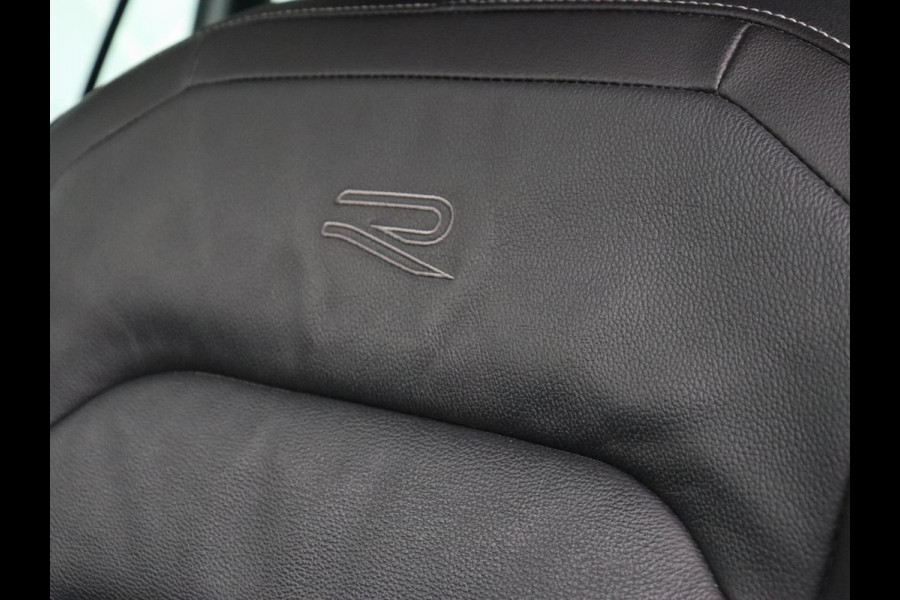 Volkswagen Tiguan 1.4 TSI eHybrid R Line | Panoramadak | Leder | Stoelverwarming | Trekhaak | 360 Camera | Adaptive cruise | Carplay | Matrix LED | Navigatie | Achterbankverwarming | PHEV | Plug In