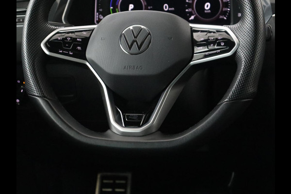 Volkswagen Tiguan 1.4 TSI eHybrid R Line | Panoramadak | Leder | Stoelverwarming | Trekhaak | 360 Camera | Adaptive cruise | Carplay | Matrix LED | Navigatie | Achterbankverwarming | PHEV | Plug In