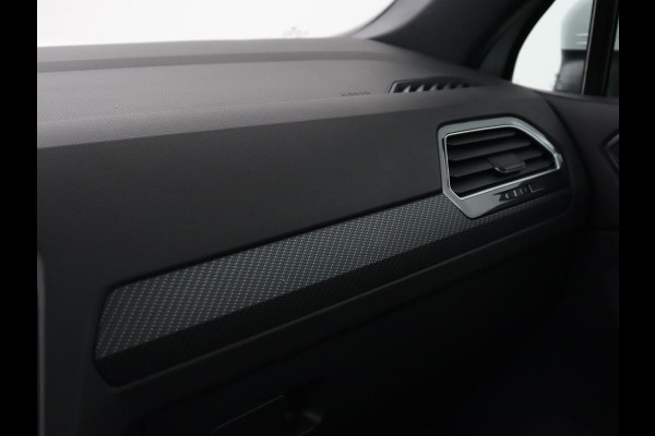 Volkswagen Tiguan 1.4 TSI eHybrid R Line | Panoramadak | Leder | Stoelverwarming | Trekhaak | 360 Camera | Adaptive cruise | Carplay | Matrix LED | Navigatie | Achterbankverwarming | PHEV | Plug In