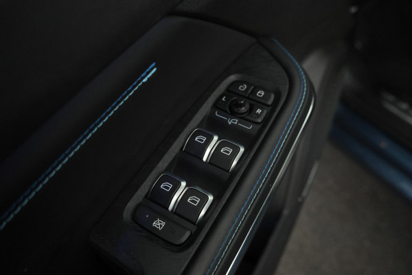 Lynk & Co 01 1.5 Black pakket, Navigatie, Apple carplay.