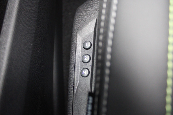 Peugeot 408 1.6 HYbrid 225 EAT8 GT | Panoramadak | Massage | Adatieve cruise | FULL