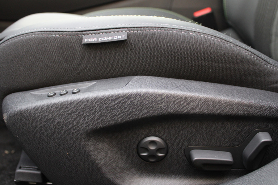 Peugeot 408 1.6 HYbrid 225 EAT8 GT | Panoramadak | Massage | Adatieve cruise | FULL