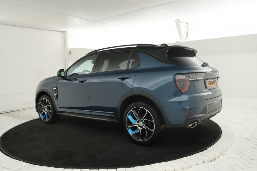 Lynk & Co 01 1.5 Black pakket, Navigatie, Apple carplay.