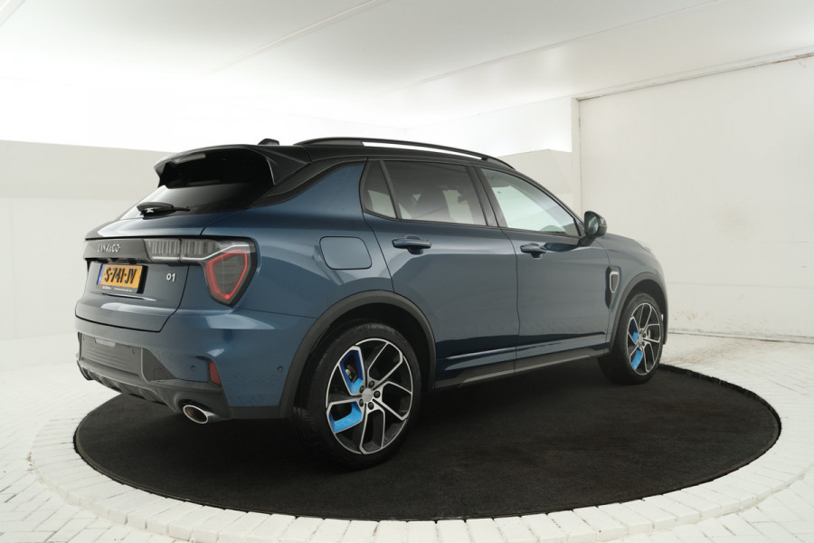 Lynk & Co 01 1.5 Black pakket, Navigatie, Apple carplay.