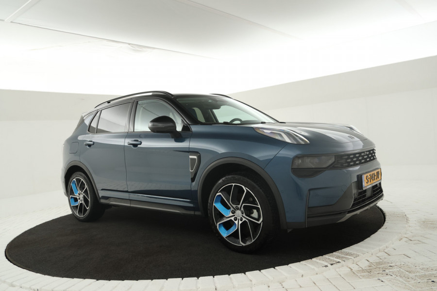 Lynk & Co 01 1.5 Black pakket, Navigatie, Apple carplay.