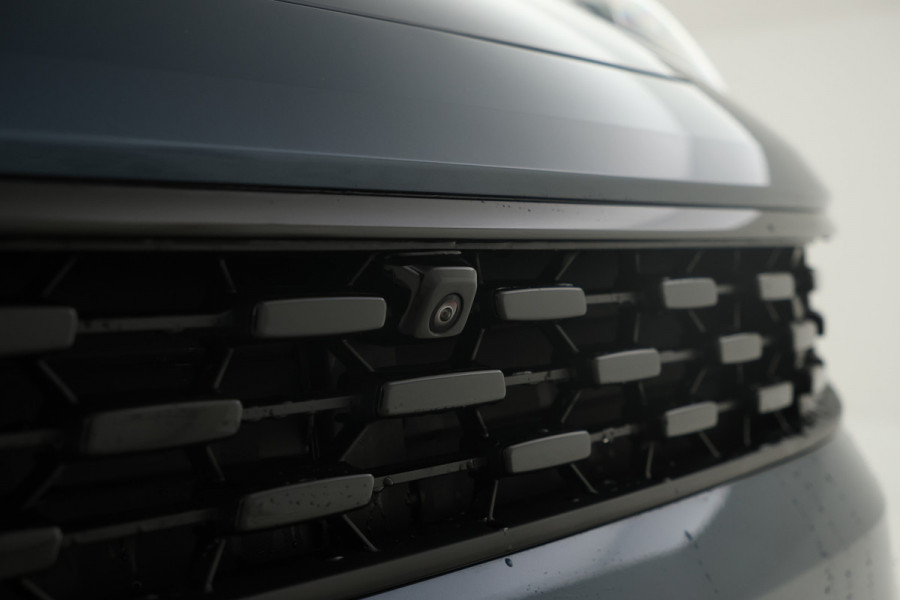 Lynk & Co 01 1.5 Black pakket, Navigatie, Apple carplay.