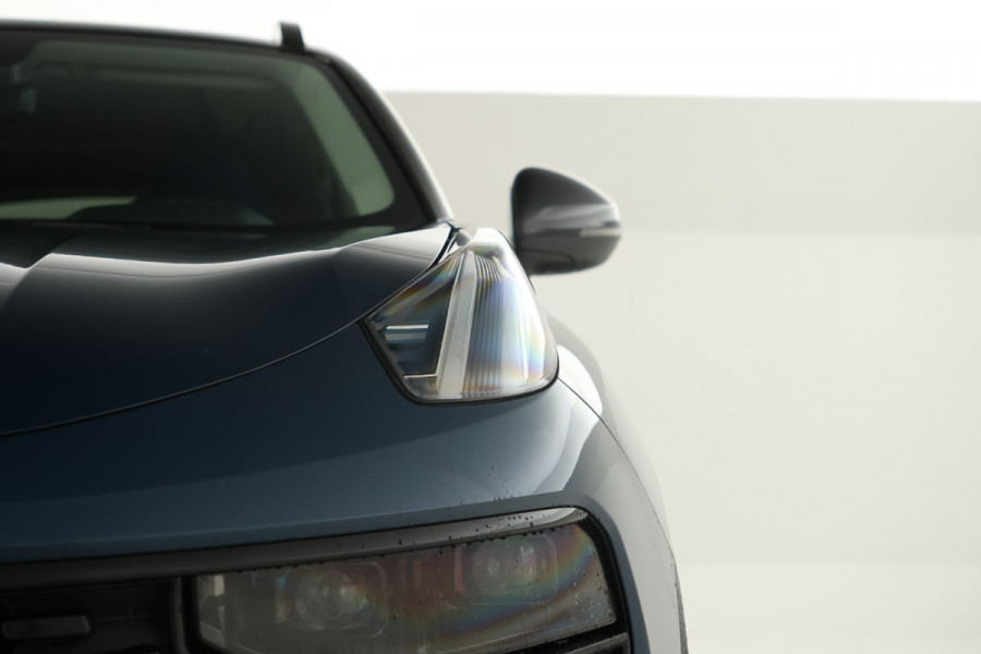 Lynk & Co 01 1.5 Black pakket, Navigatie, Apple carplay.