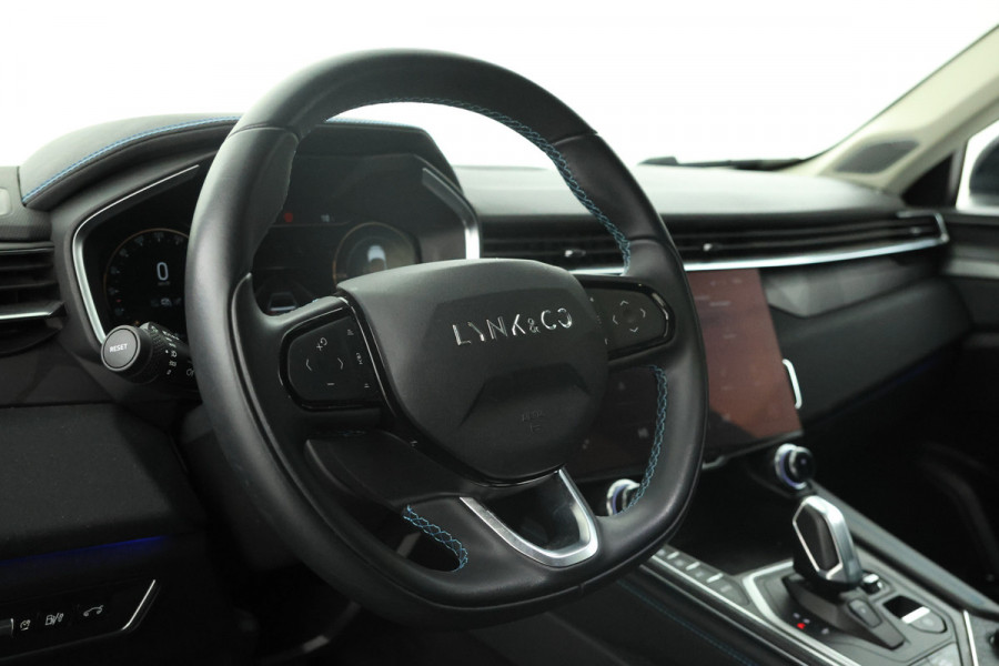 Lynk & Co 01 1.5 Black pakket, Navigatie, Apple carplay.