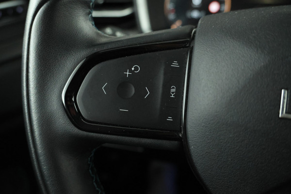 Lynk & Co 01 1.5 Black pakket, Navigatie, Apple carplay.