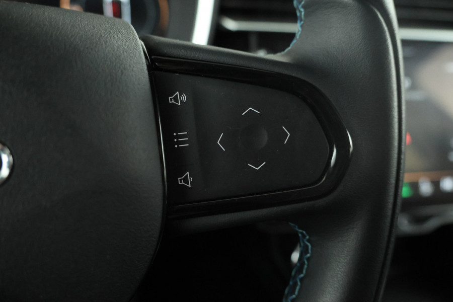 Lynk & Co 01 1.5 Black pakket, Navigatie, Apple carplay.