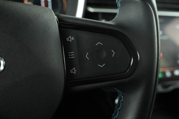 Lynk & Co 01 1.5 Black pakket, Navigatie, Apple carplay.