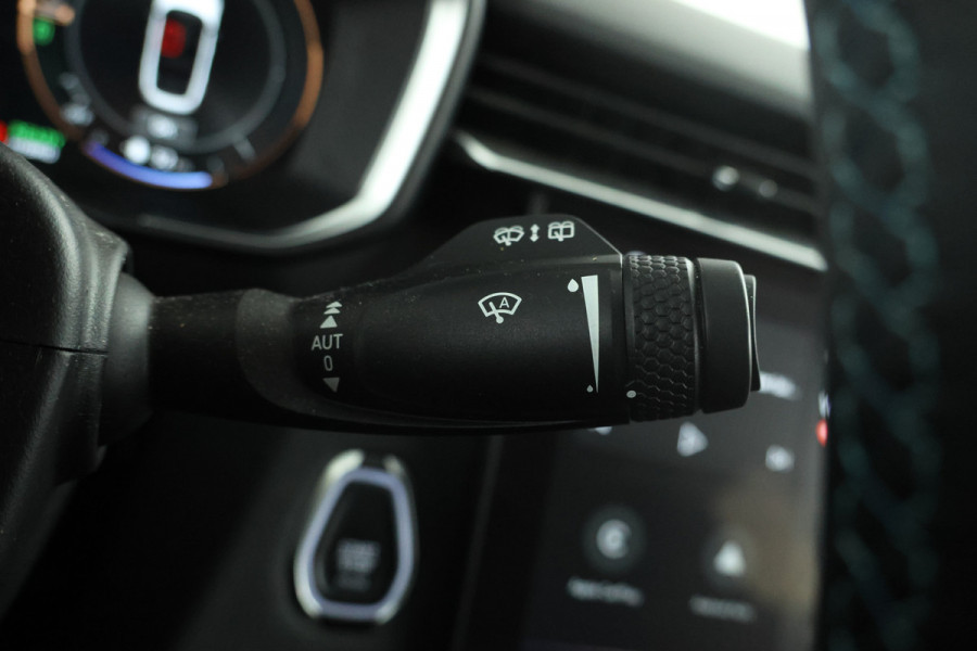 Lynk & Co 01 1.5 Black pakket, Navigatie, Apple carplay.