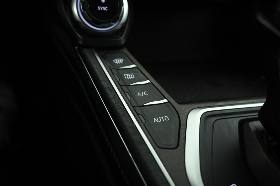 Lynk & Co 01 1.5 Black pakket, Navigatie, Apple carplay.