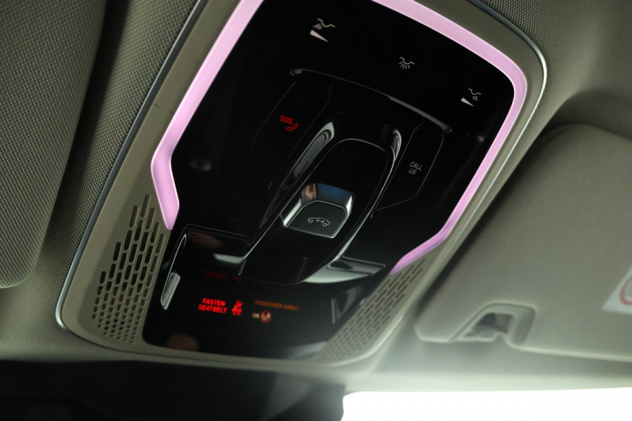 Lynk & Co 01 1.5 Black pakket, Navigatie, Apple carplay.