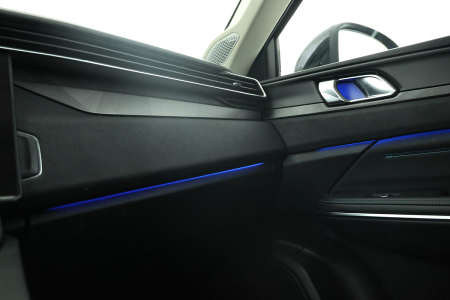 Lynk & Co 01 1.5 Black pakket, Navigatie, Apple carplay.