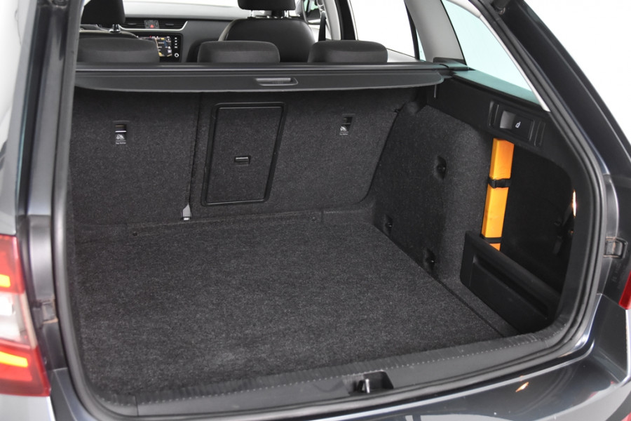 Škoda Octavia Combi 1.0 TSI Combi *1ste Eigenaar*Navigatie*PDC*Stoelverwarming*